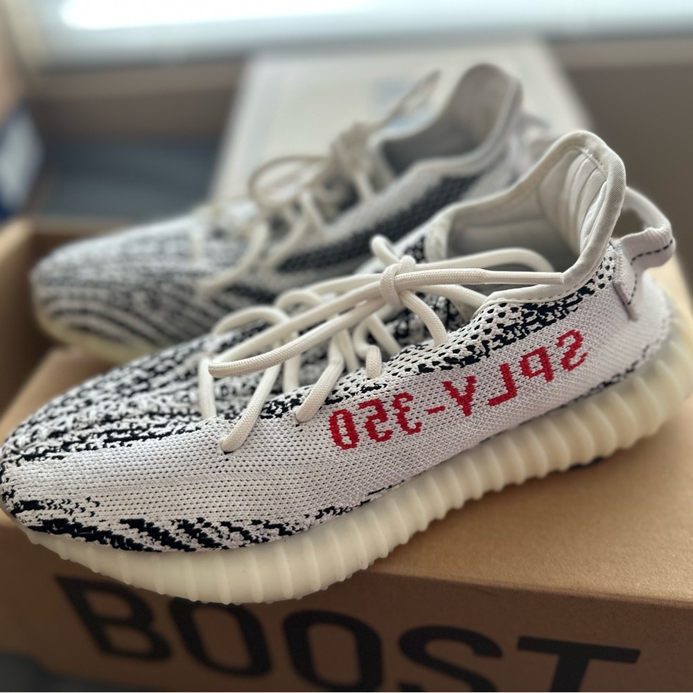 Adidas Kids or Women Yeezy Boost 350 V2 - White and Black